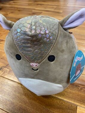 Squishmallows Thompson Armadillo